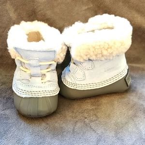 NWT Sorel Caribootie size 2